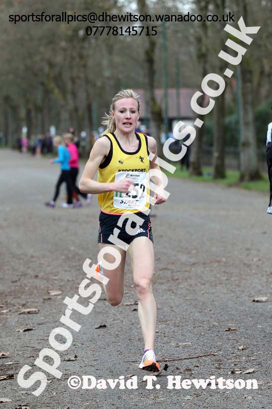 Eleanor Vernon (Stockport) 2nd in the senior womens 6 stage relay, 2014 Northern 12 and 6 Stage Relays, Heaton Park, Manchester. Photo: David T. Hewitson/Sports for All Pics